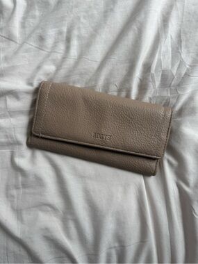 Roots Taupe Pebbled Leather Trifold Wallet